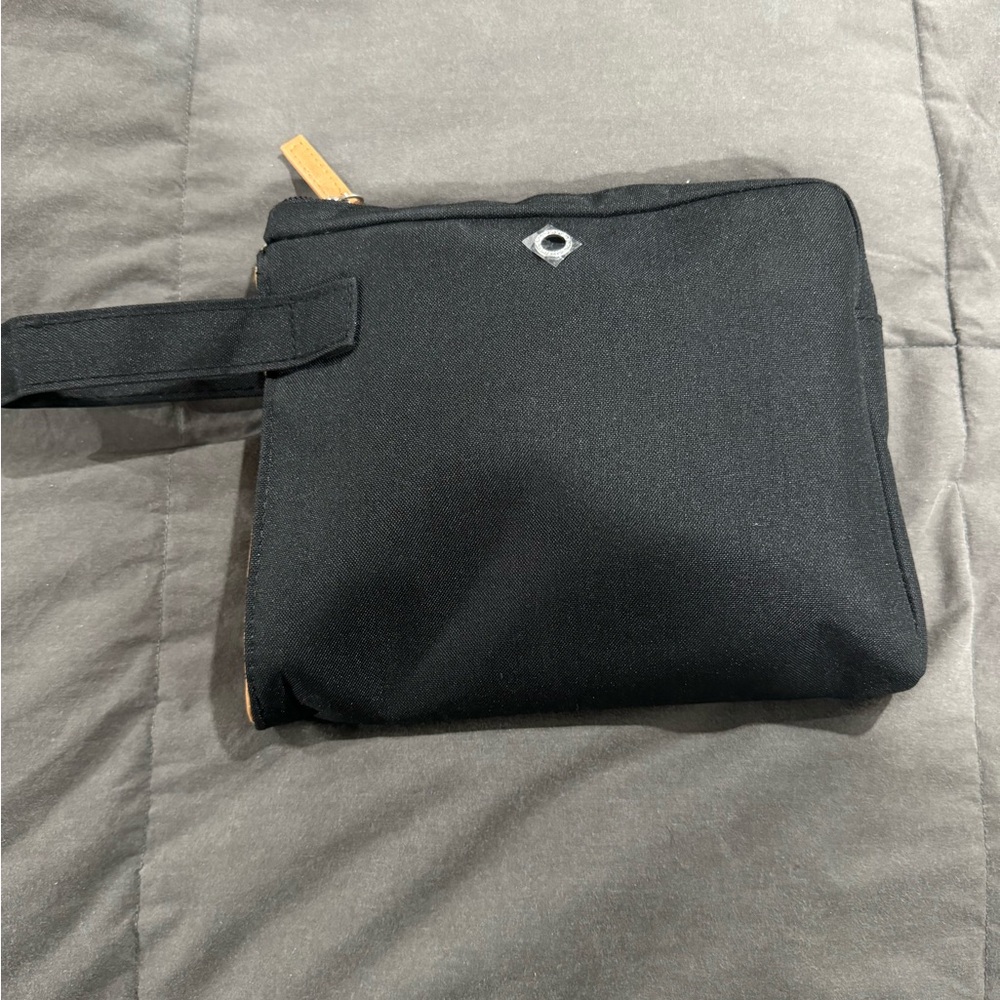 BVLGARI Emirates toiletry bag